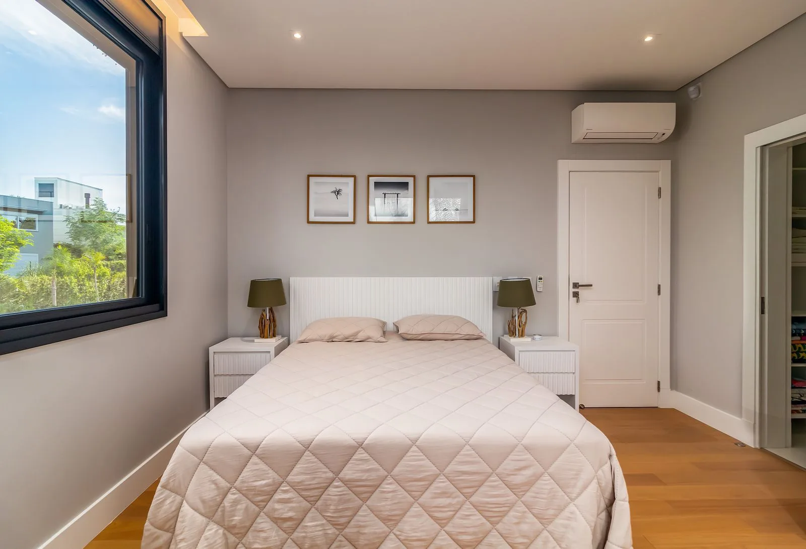 Bosque Amoraeville: Ultra-Luxury Residence with Forest Views in Jurerê Internacional