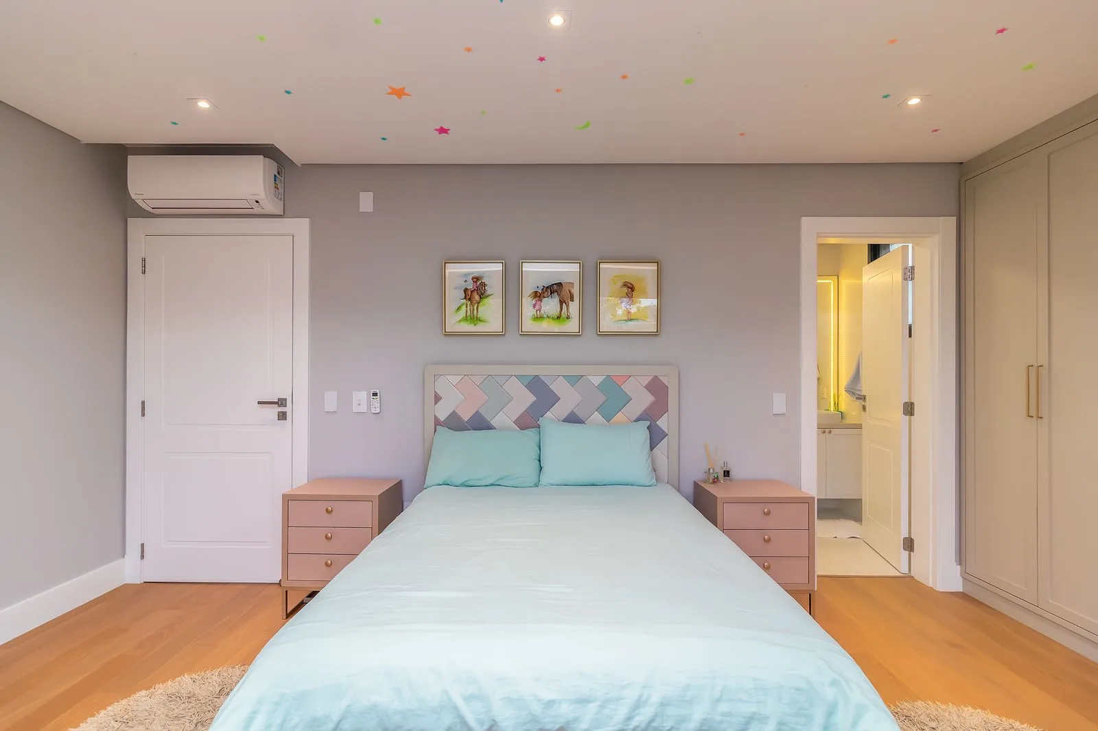 Bosque Amoraeville: Ultra-Luxury Residence with Forest Views in Jurerê Internacional