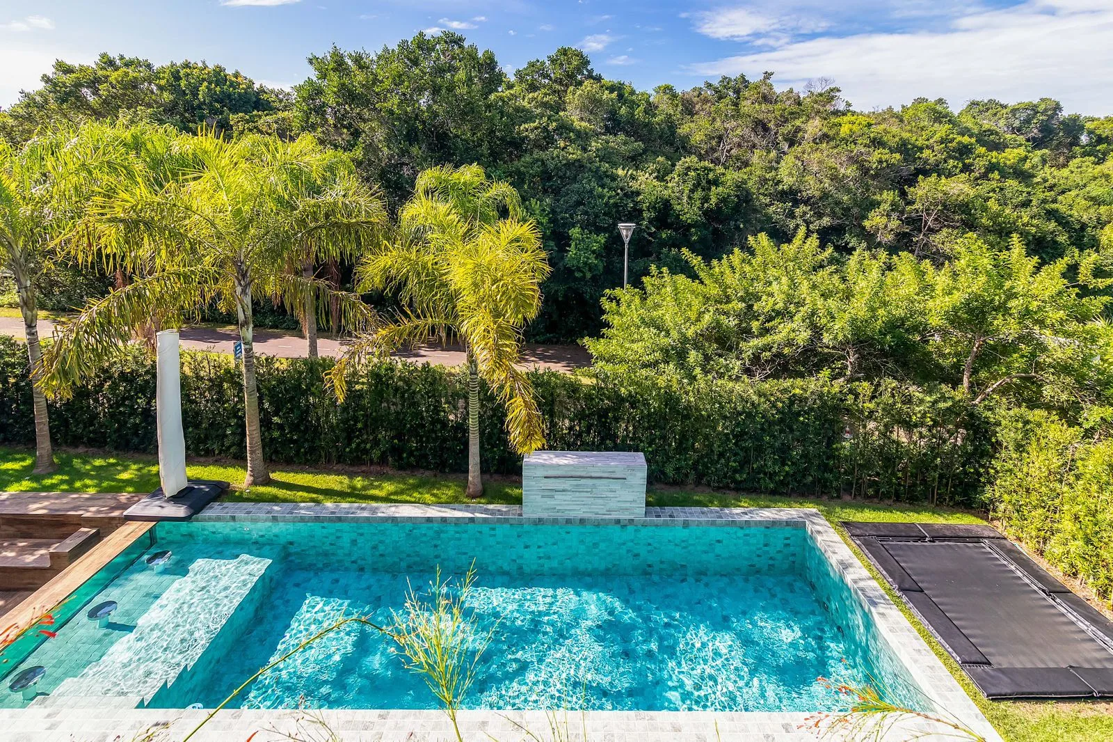 Bosque Amoraeville: Ultra-Luxury Residence with Forest Views in Jurerê Internacional