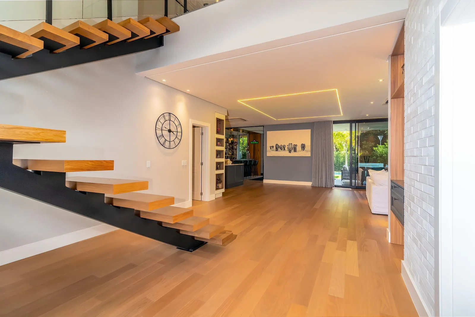 Bosque Amoraeville: Ultra-Luxury Residence with Forest Views in Jurerê Internacional