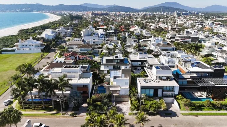 Luxury Houses in Florianópolis: The Complete 2026 Buyer’s Guide