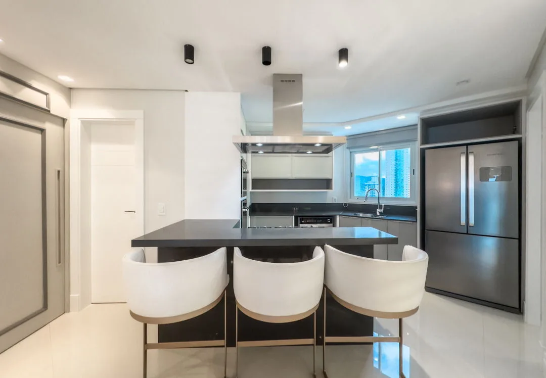 Infinity Coast: Luxury Apartment with Panoramic Views in Barra Norte