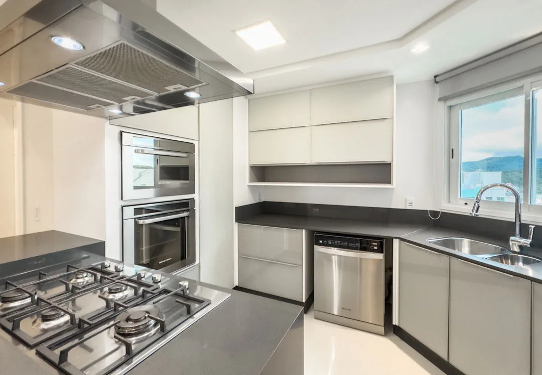 Infinity Coast: Luxury Apartment with Panoramic Views in Barra Norte