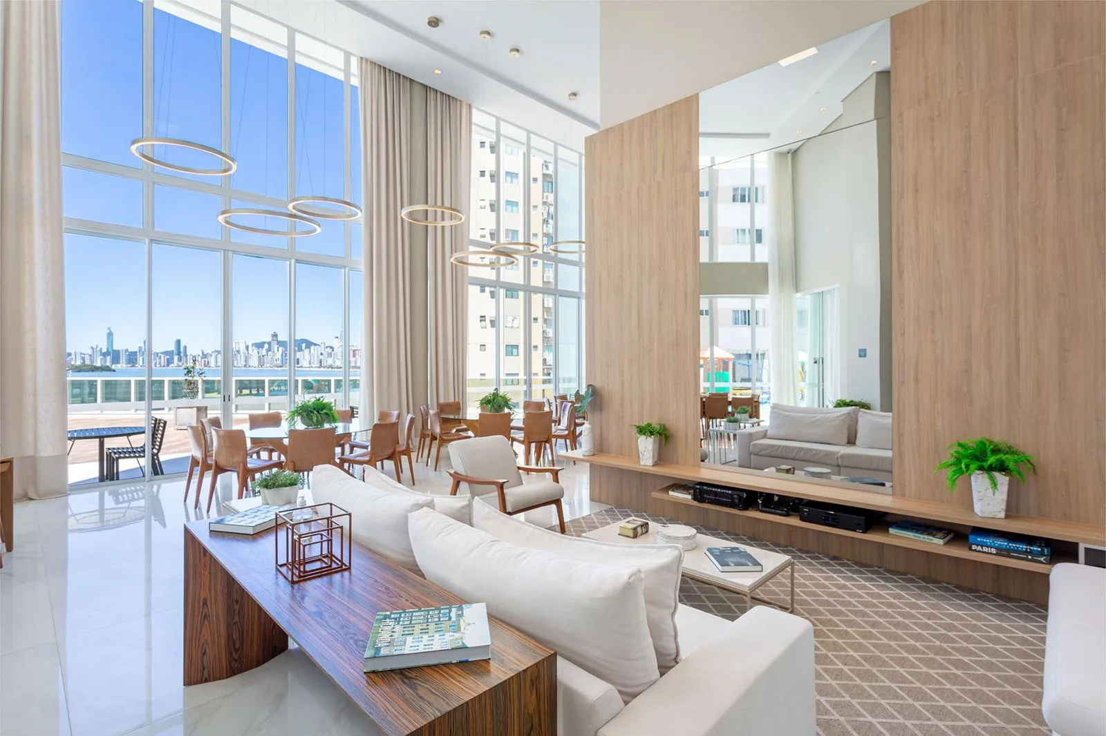 Infinity Coast: Luxury Apartment with Panoramic Views in Barra Norte