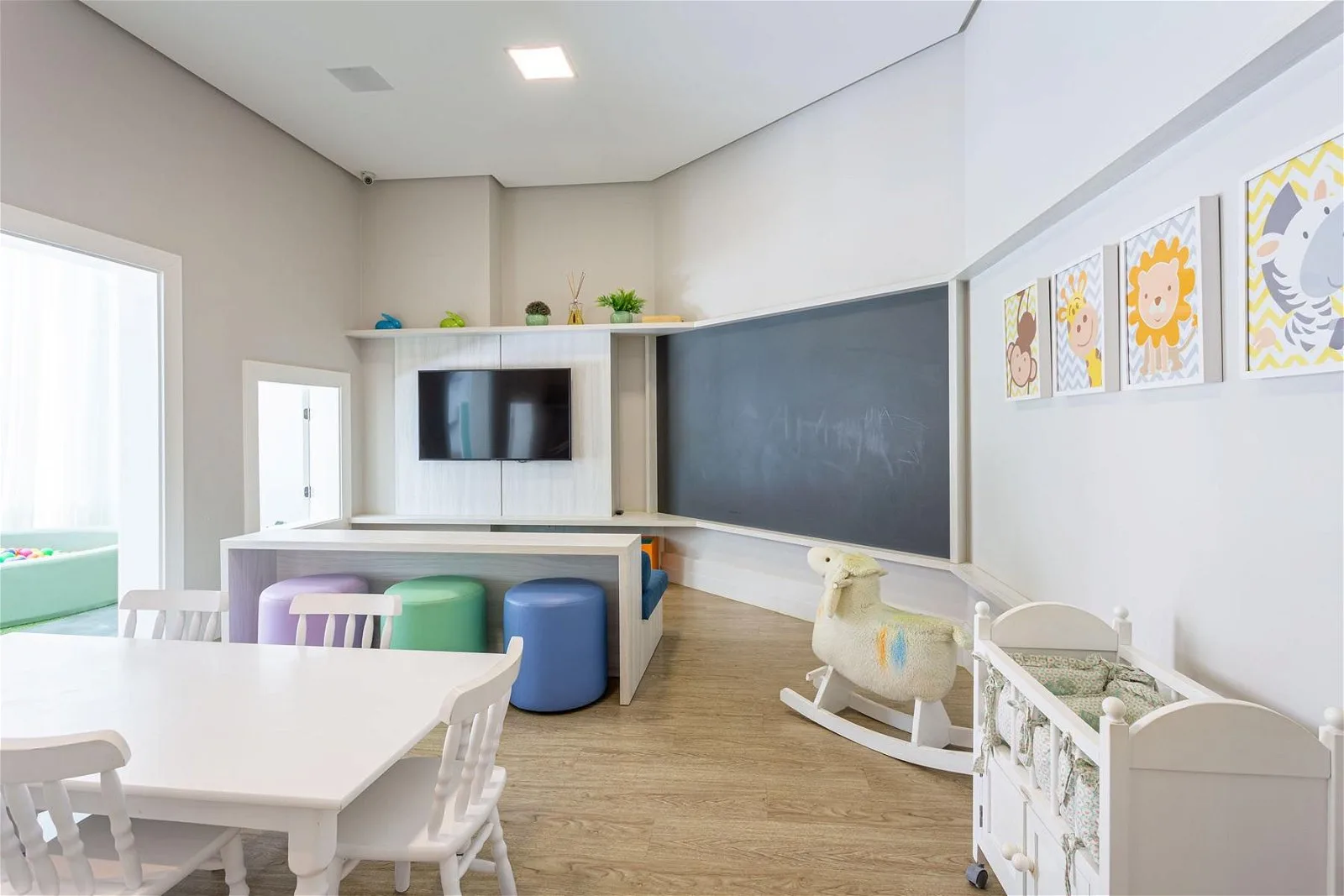 Infinity Coast: Luxury Apartment with Panoramic Views in Barra Norte