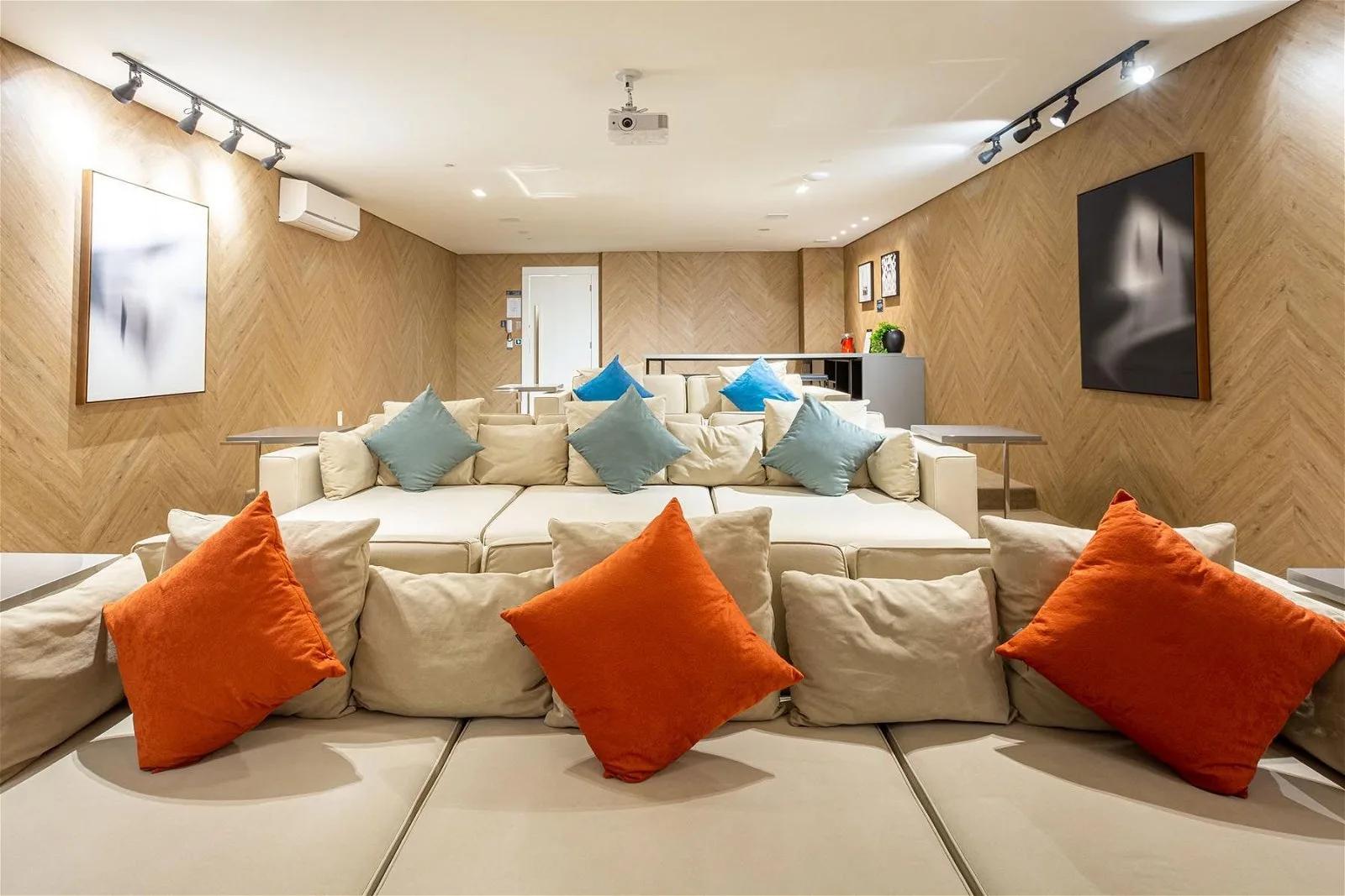 Infinity Coast: Luxury Apartment with Panoramic Views in Barra Norte