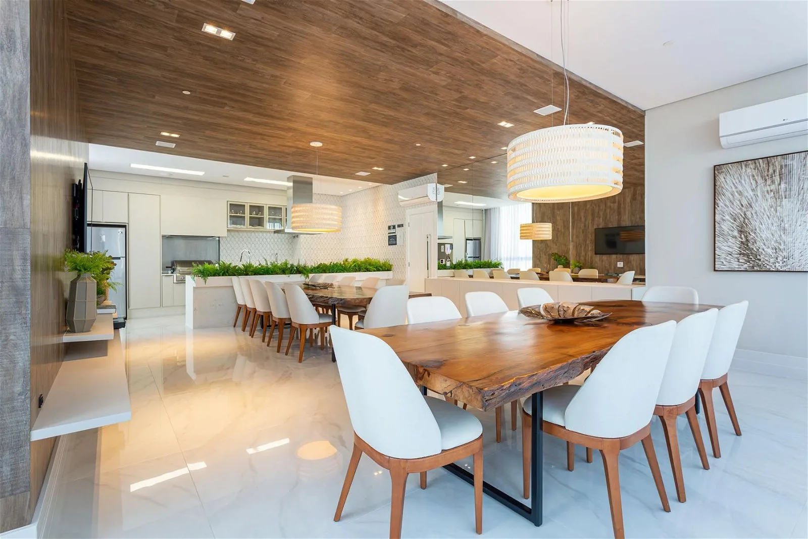 Infinity Coast: Luxury Apartment with Panoramic Views in Barra Norte