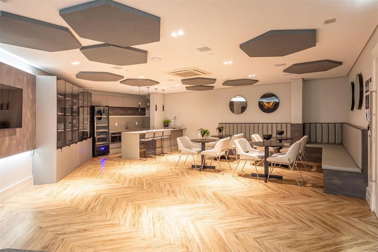 Infinity Coast: Luxury Apartment with Panoramic Views in Barra Norte