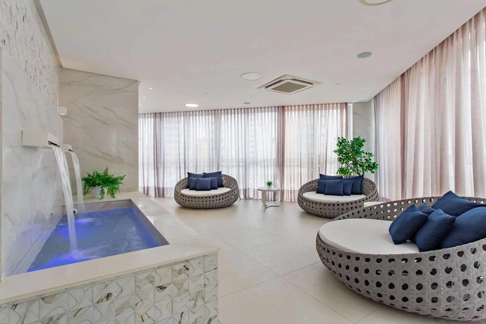 Infinity Coast: Luxury Apartment with Panoramic Views in Barra Norte