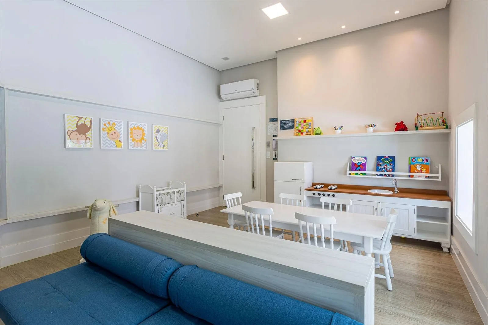 Infinity Coast: Luxury Apartment with Panoramic Views in Barra Norte