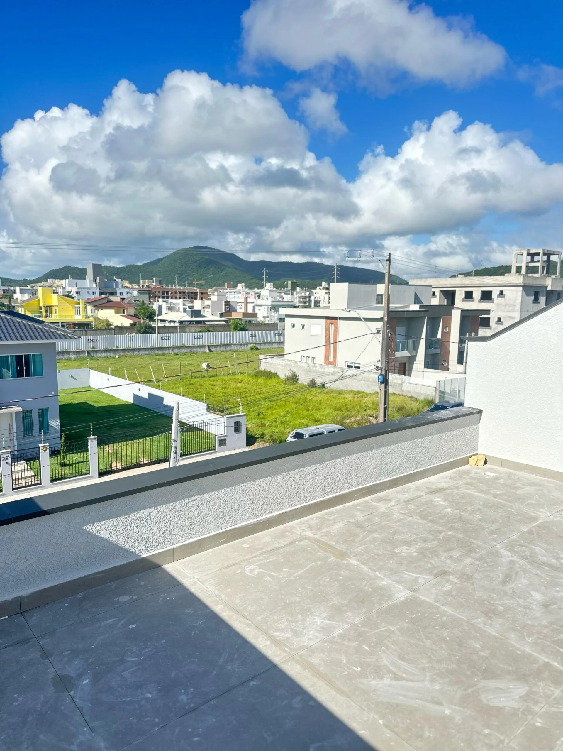 Gaivotas Ingleses: Premium Triplex with Rooftop Terrace in Florianópolis