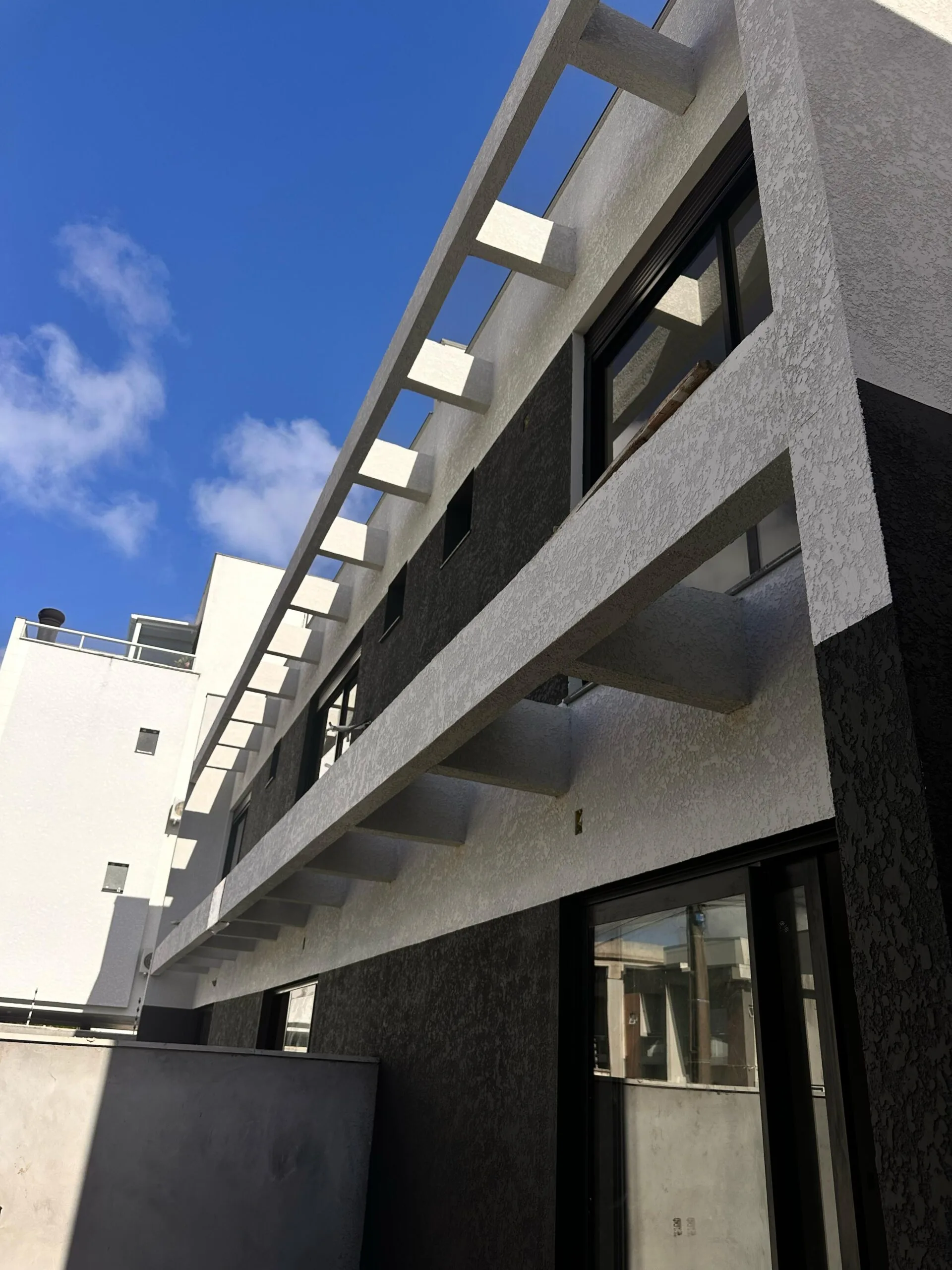Gaivotas Ingleses: Premium Triplex with Rooftop Terrace in Florianópolis