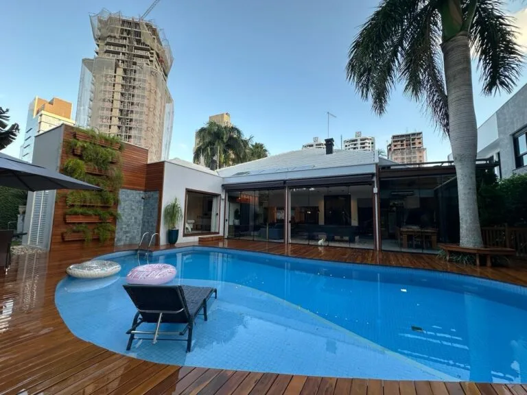 Praia Brava Estate: Ultra-Luxury Residence with Private Pool Sanctuary in Itajaí — Praia Brava, Itajaí