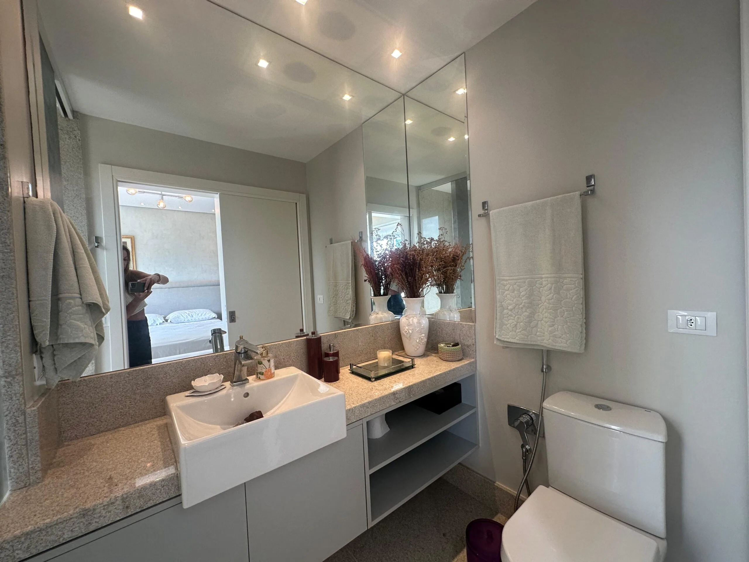 Brava Home Club: Luxury Villa with Resort Amenities in Praia Brava