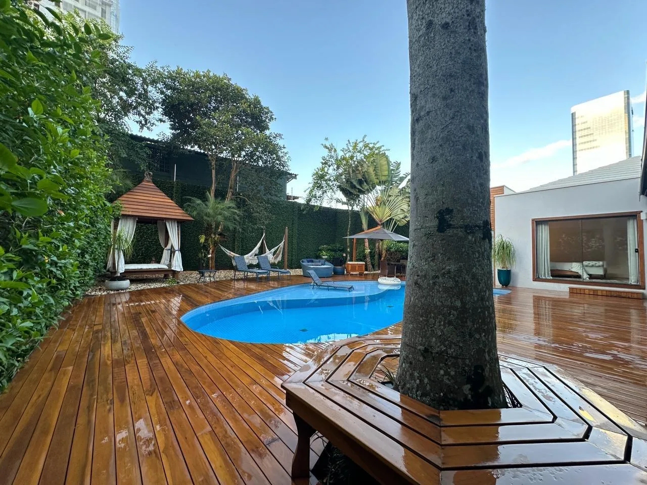 Praia Brava Estate: Ultra-Luxury Residence with Private Pool Sanctuary in Itajaí