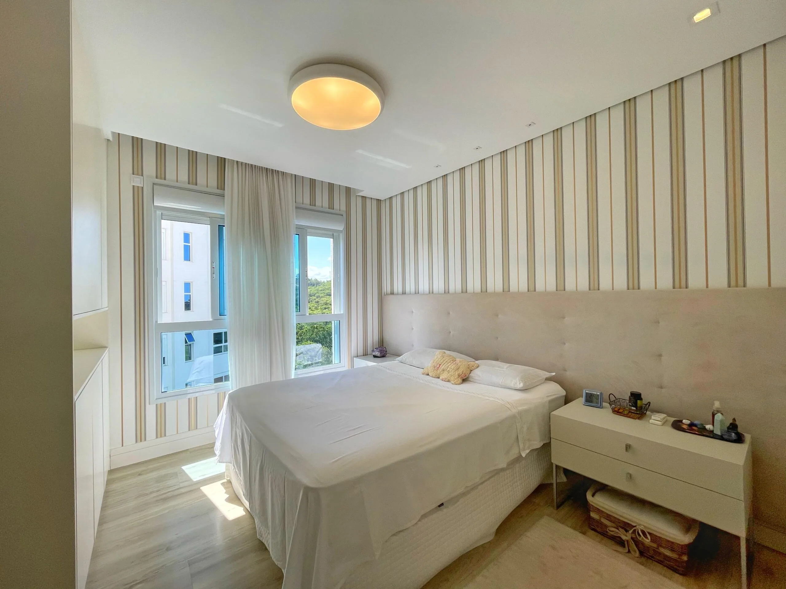 Brava Home Club: Luxury Villa with Resort Amenities in Praia Brava