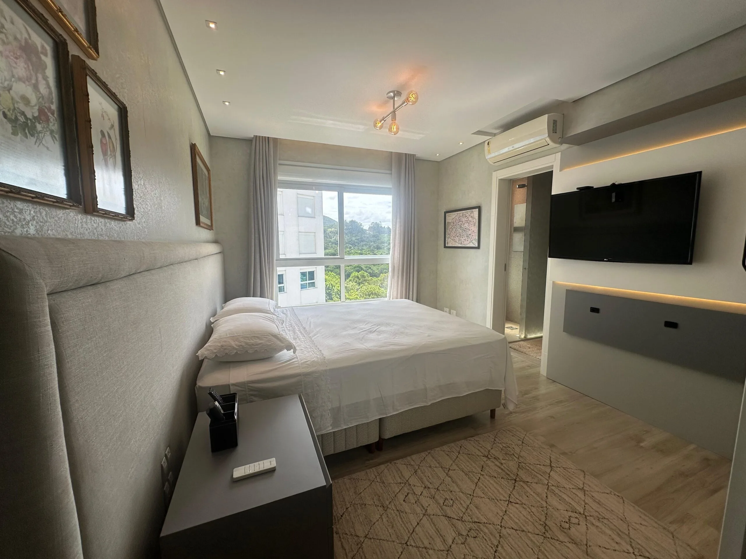 Brava Home Club: Luxury Villa with Resort Amenities in Praia Brava