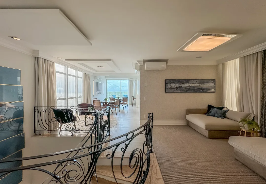 Gran Felicitá: Ultra-Luxury Penthouse with Panoramic Ocean Views in Centro