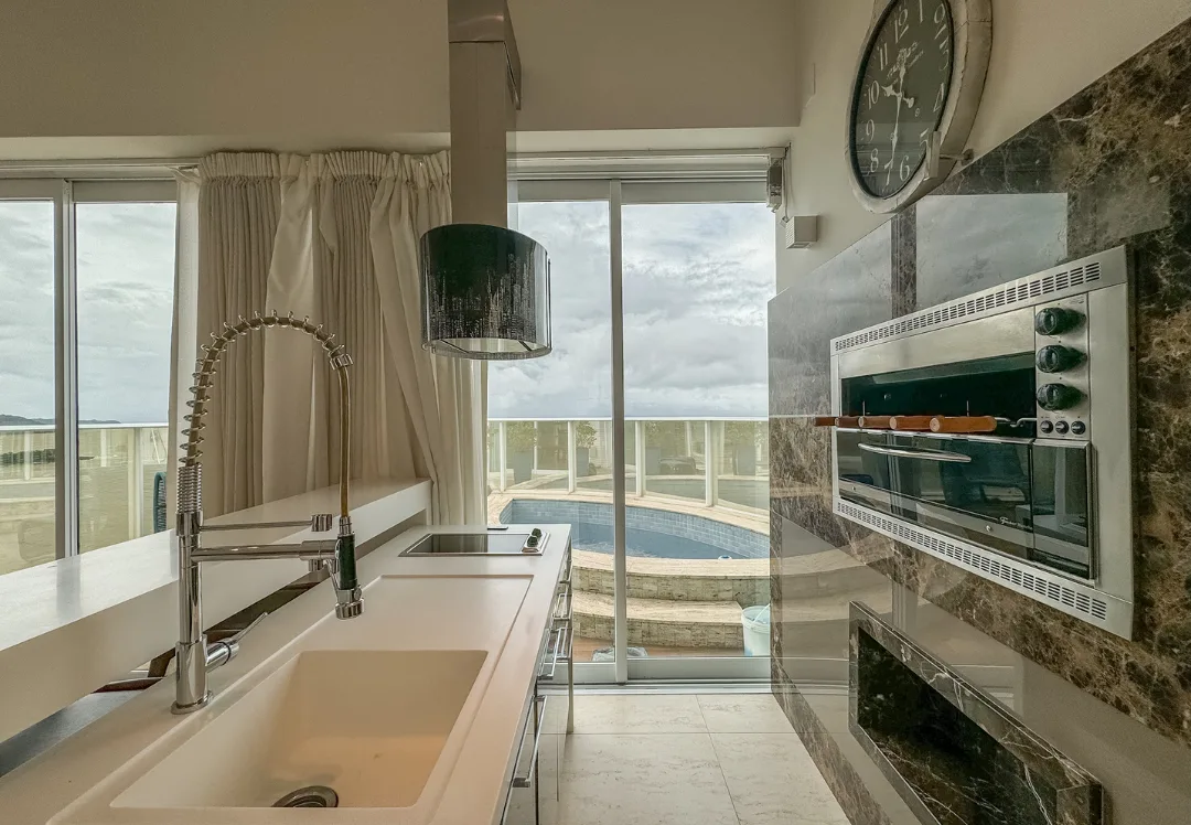 Gran Felicitá: Ultra-Luxury Penthouse with Panoramic Ocean Views in Centro