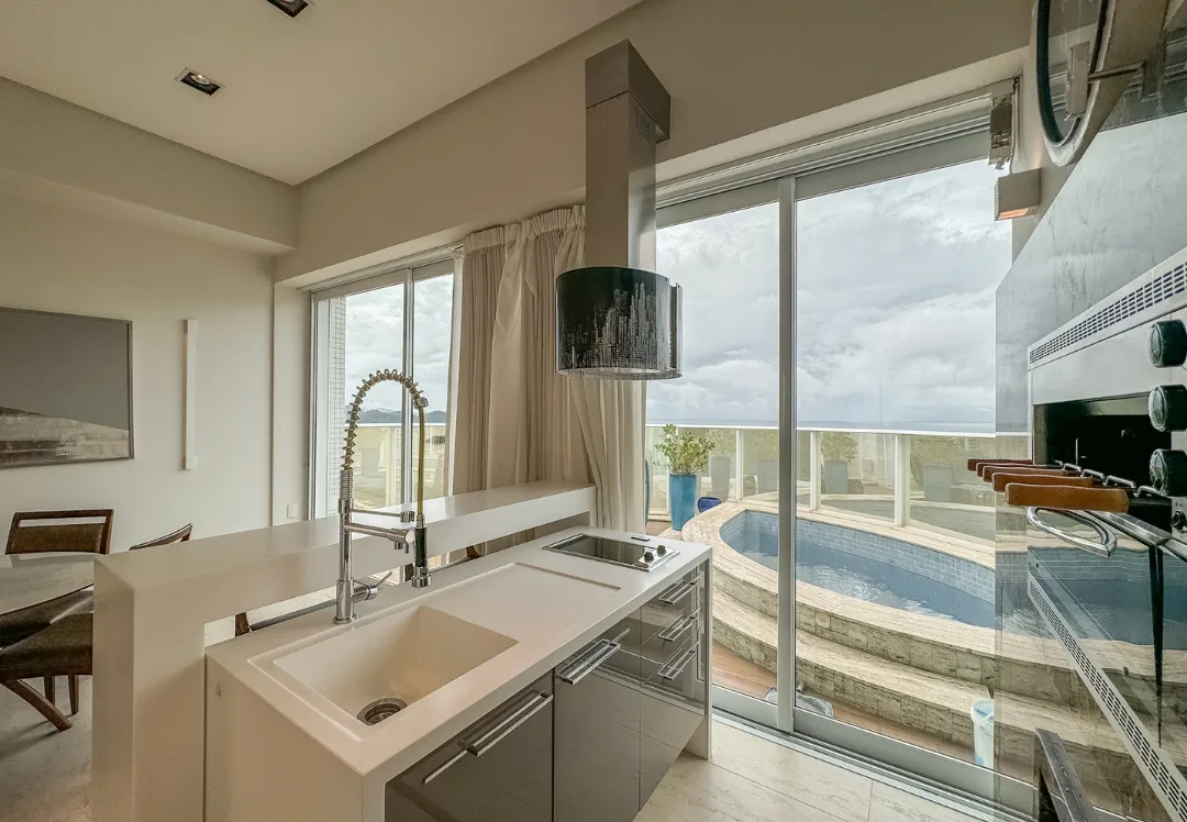 Gran Felicitá: Ultra-Luxury Penthouse with Panoramic Ocean Views in Centro