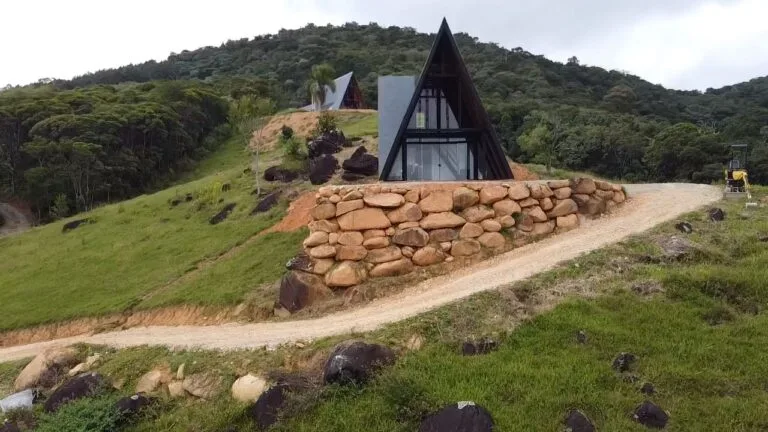 Serra Chalets: Ultra-Luxury Mountain Estate with Private Waterfalls in São Pedro de Alcântara — Florianópolis