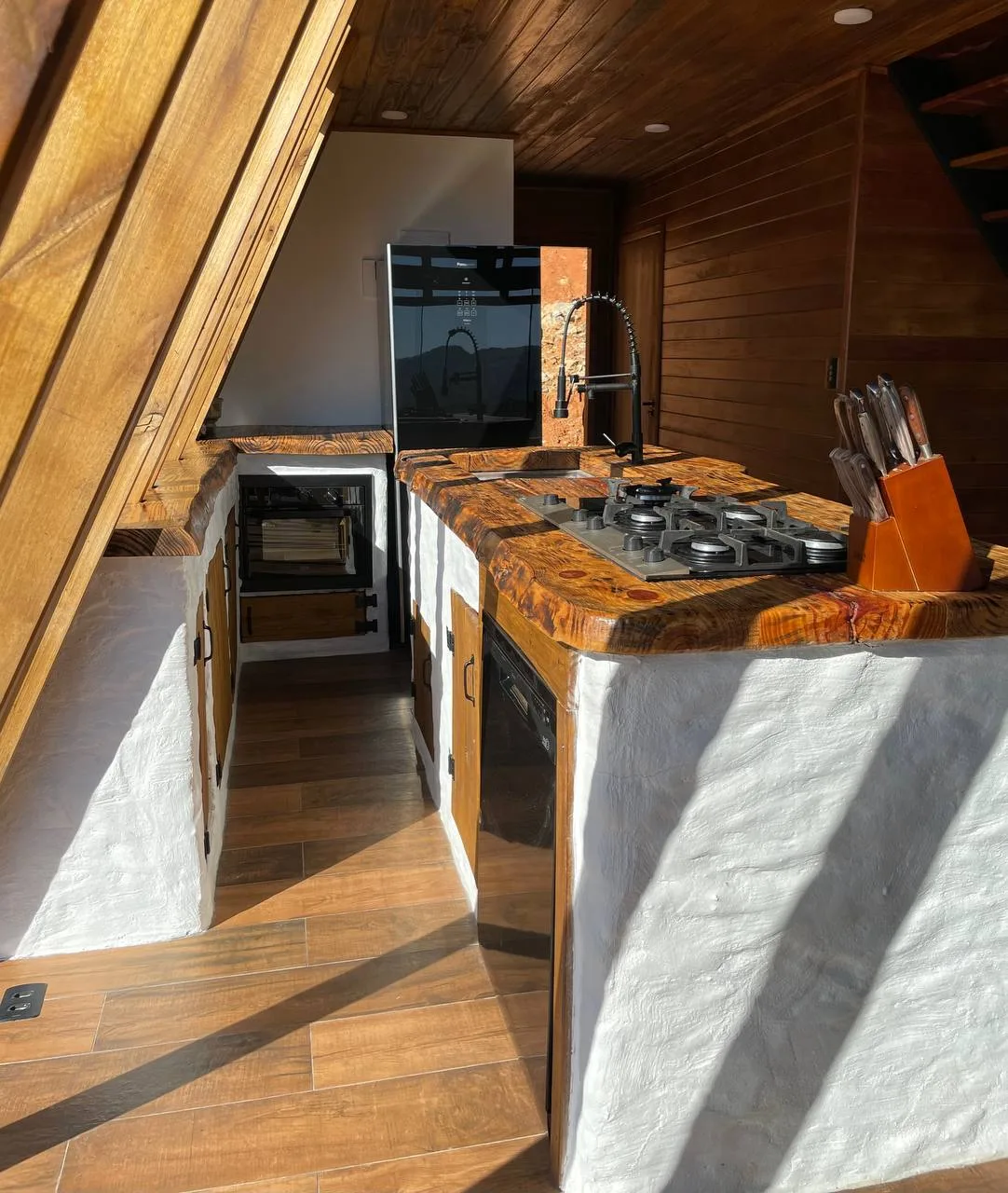 Serra Chalets: Ultra-Luxury Mountain Estate with Private Waterfalls in São Pedro de Alcântara