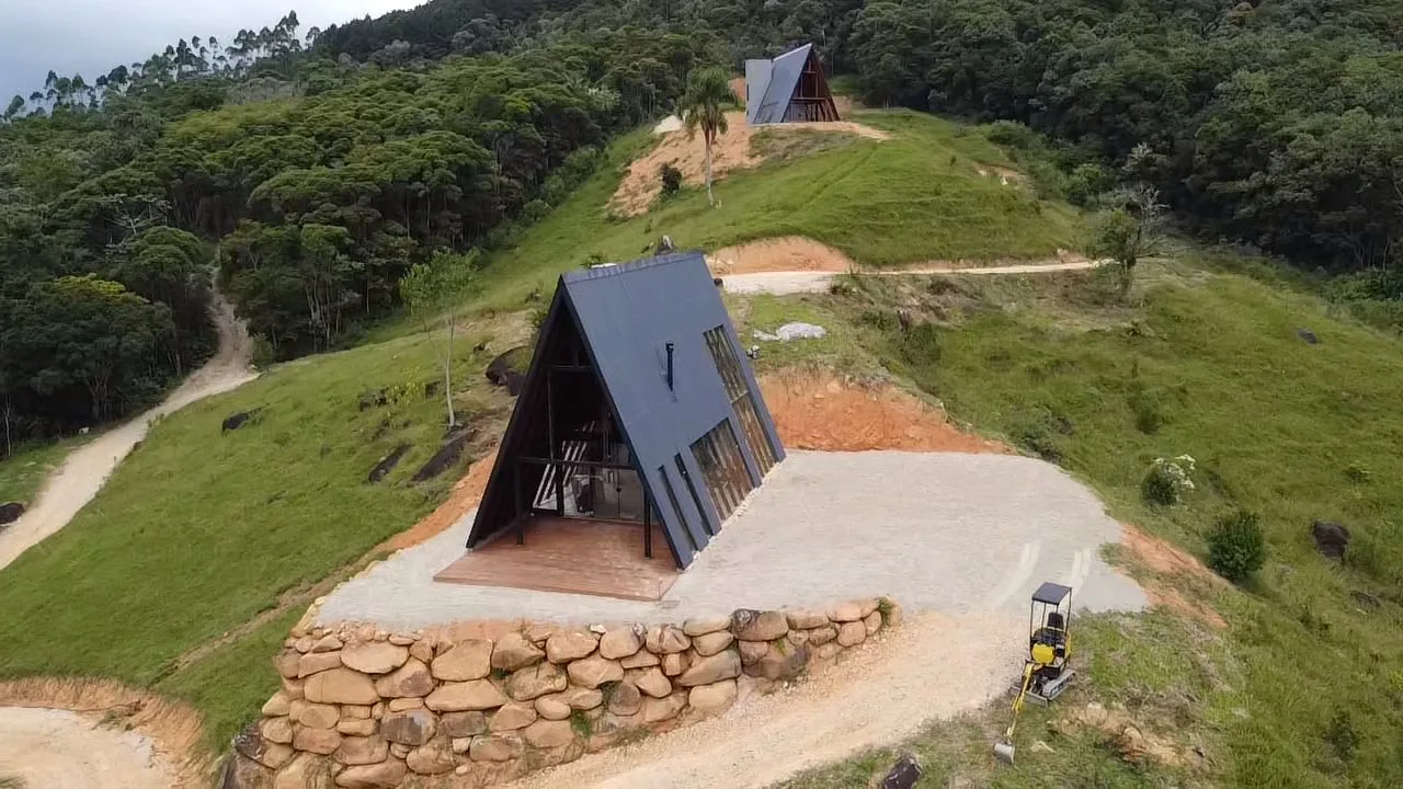Serra Chalets: Ultra-Luxury Mountain Estate with Private Waterfalls in São Pedro de Alcântara