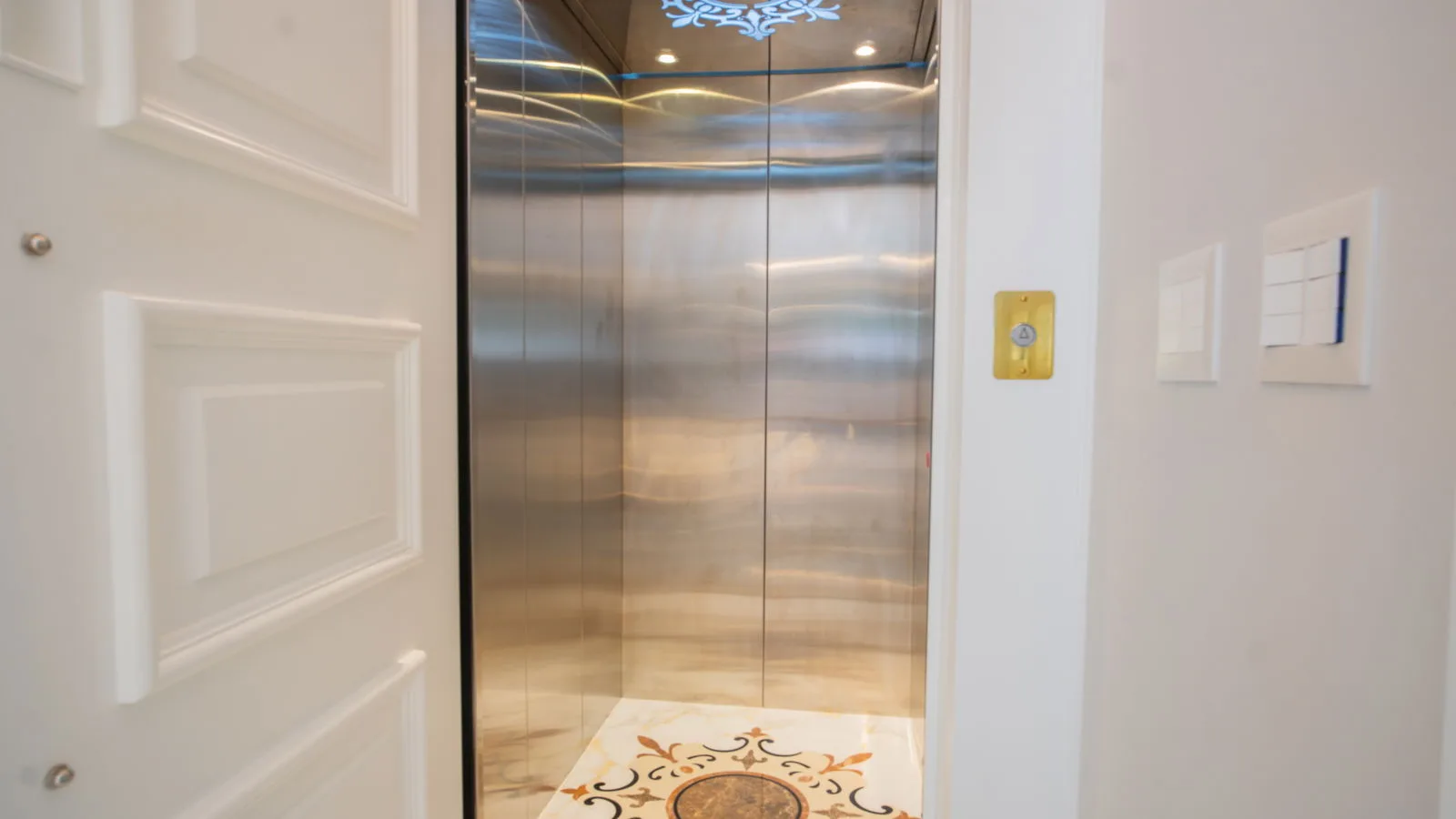 Chácara Flora: Ultra-Luxury Residence with Private Pool in Itapema