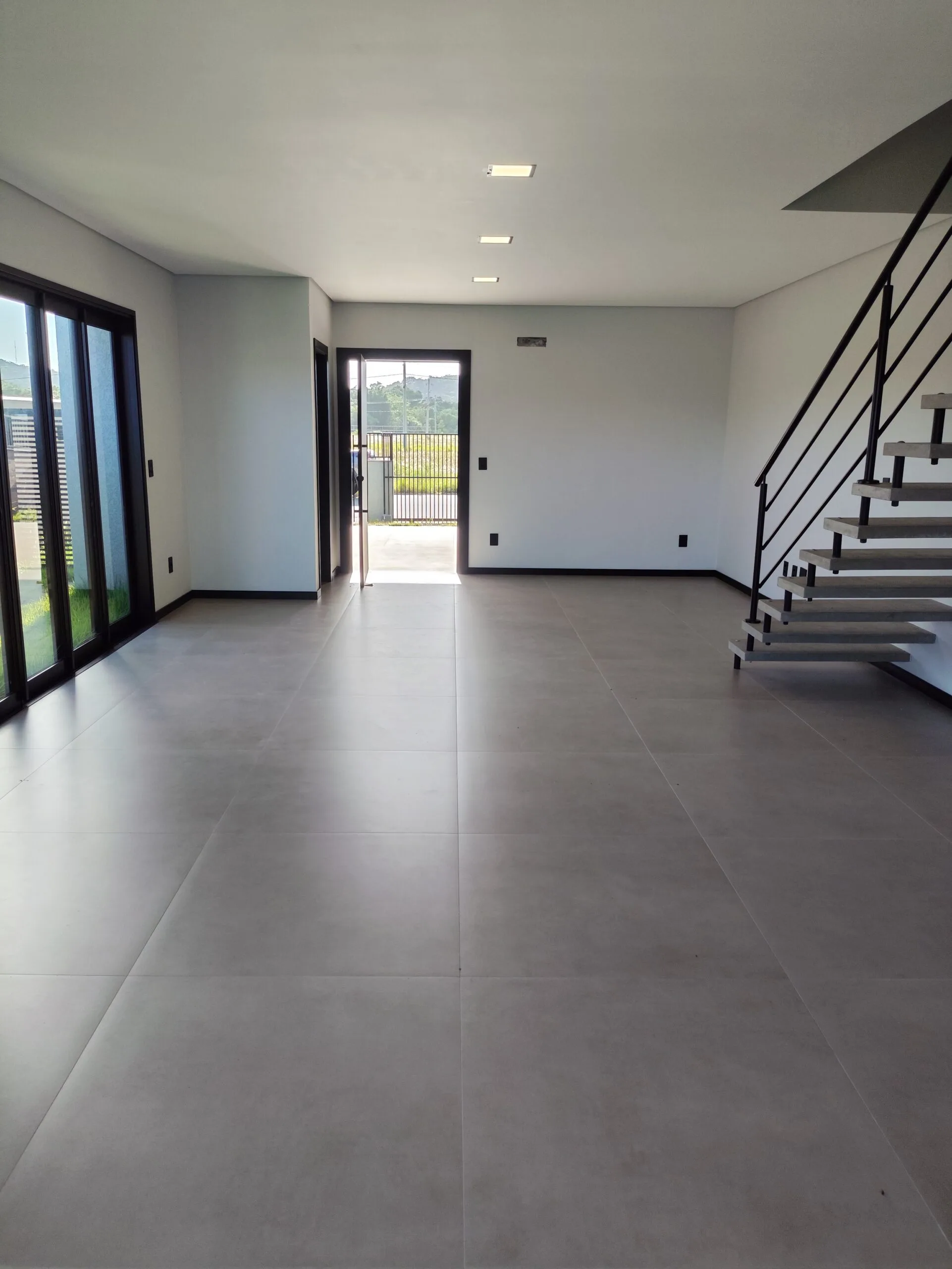 Real Parque Novo Norte: Premium Townhouse with Private Pool in Florianópolis