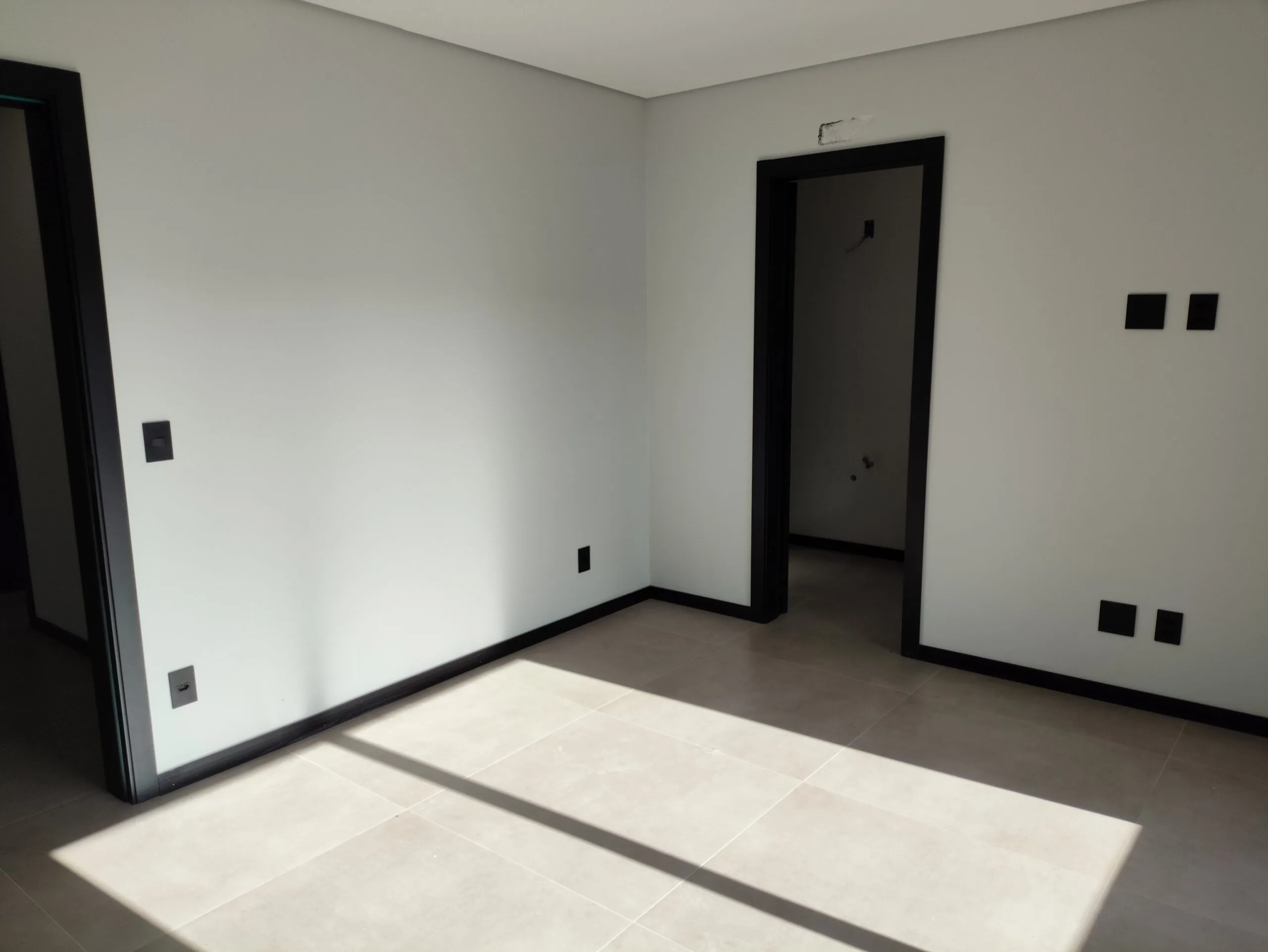 Real Parque Novo Norte: Premium Townhouse with Private Pool in Florianópolis