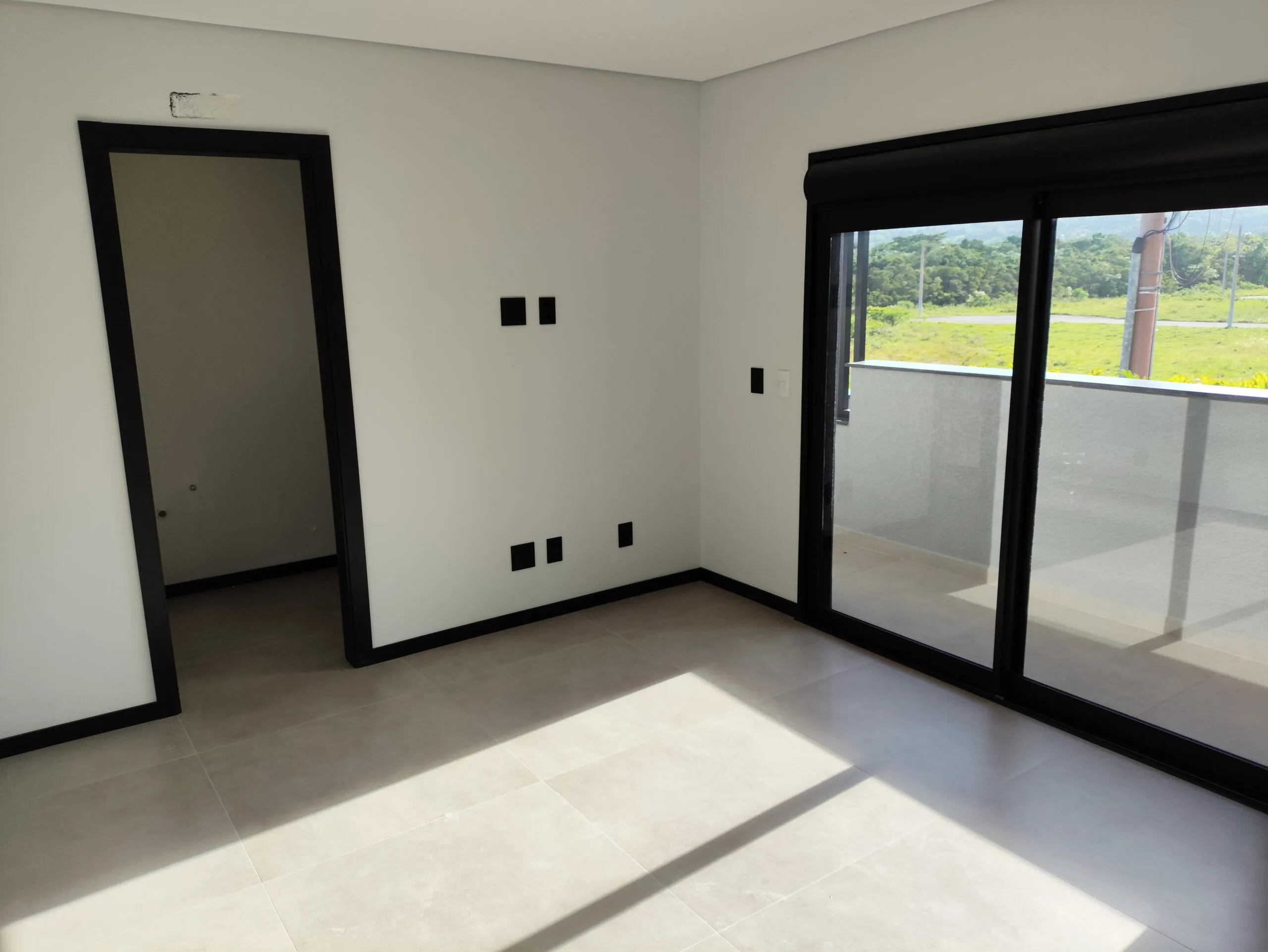 Real Parque Novo Norte: Premium Townhouse with Private Pool in Florianópolis