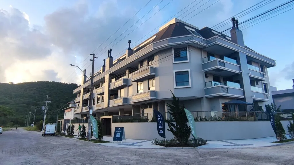 Contemporary Residence with Heated Pool in Florianópolis