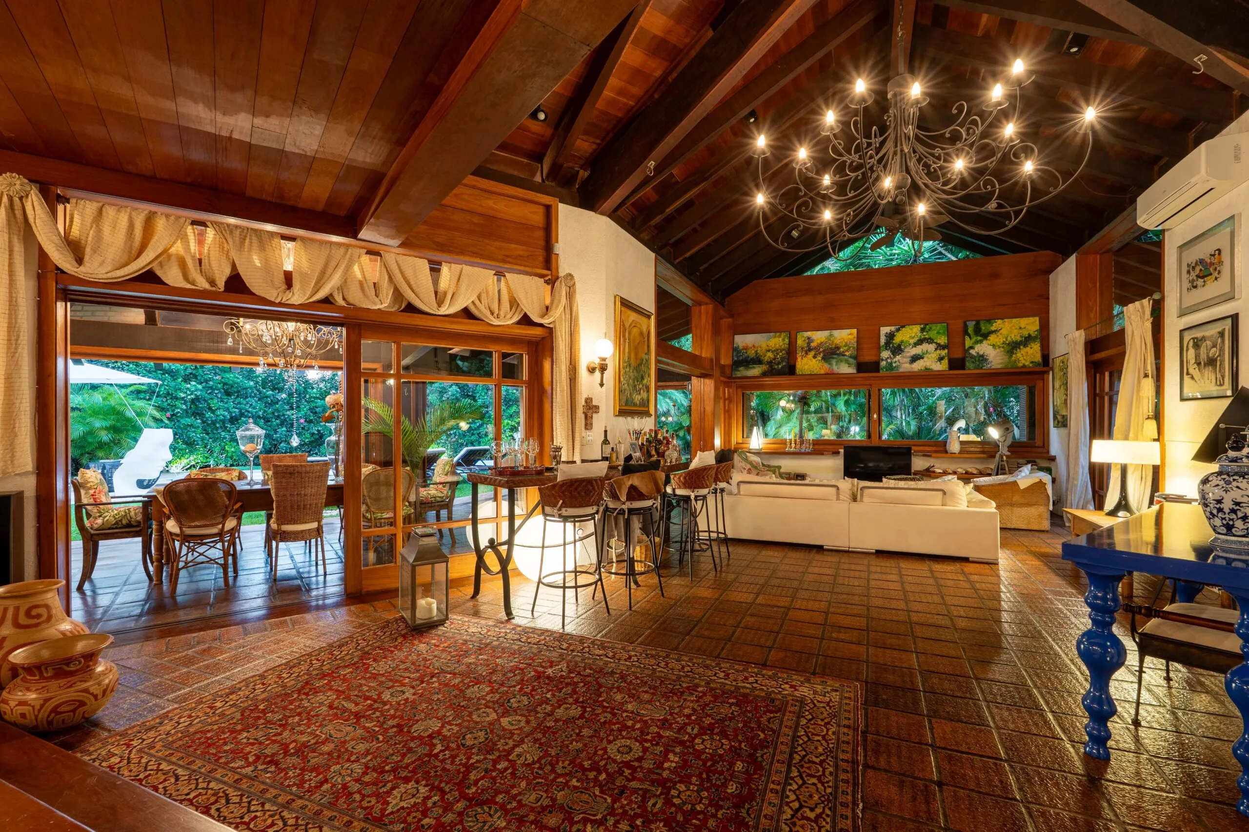 Jurerê Internacional: Ultra-Luxury Oceanfront Mansion in Florianópolis