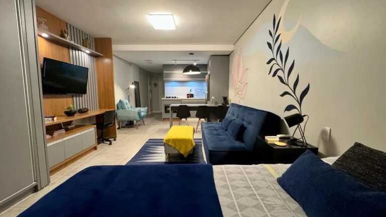 Contemporary Studio with Rooftop Pool in Florianópolis — Florianópolis