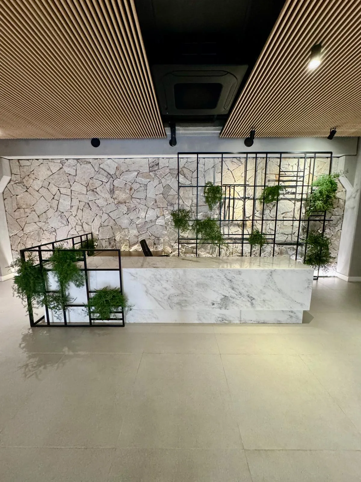 Contemporary Studio with Rooftop Pool in Florianópolis