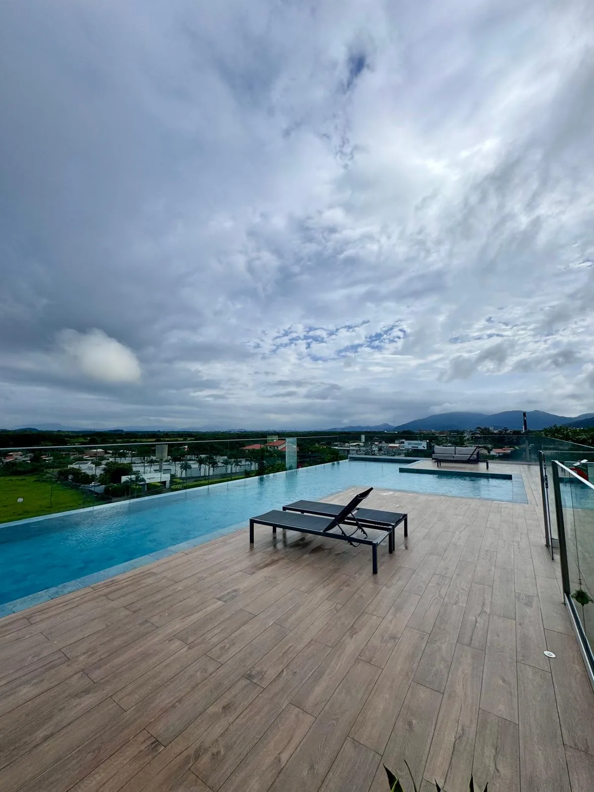 Contemporary Studio with Rooftop Pool in Florianópolis