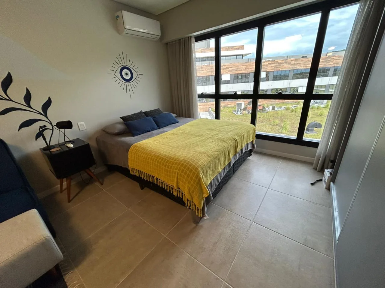 Contemporary Studio with Rooftop Pool in Florianópolis