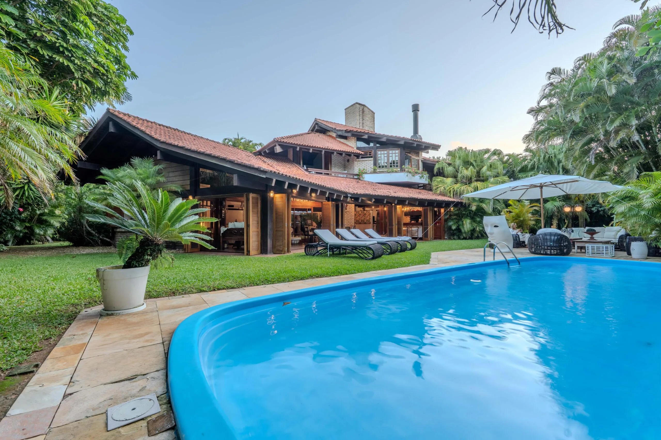 Jurerê Internacional: Ultra-Luxury Oceanfront Mansion in Florianópolis