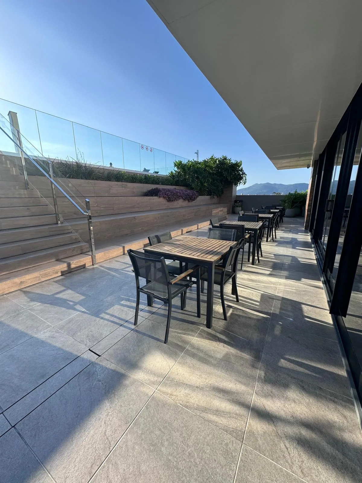 Contemporary Studio with Rooftop Pool in Florianópolis