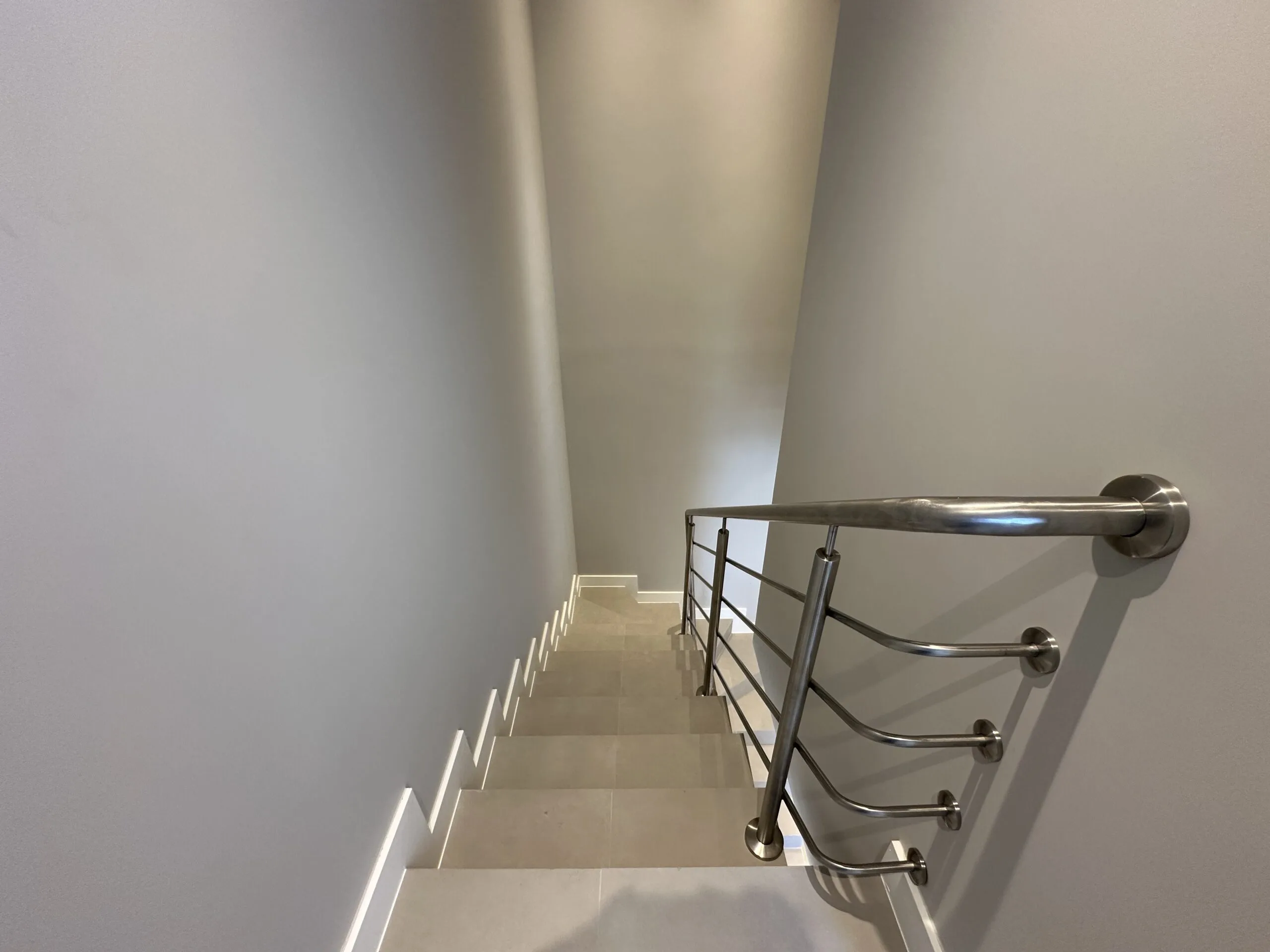 Residência Contemporânea com Piscina Aquecida em Florianópolis
