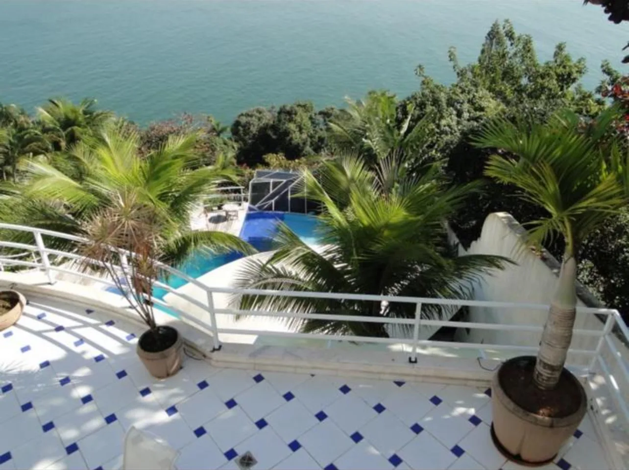 Condomínio Península: Ultra-Luxury Oceanfront Mansion in Guarujá