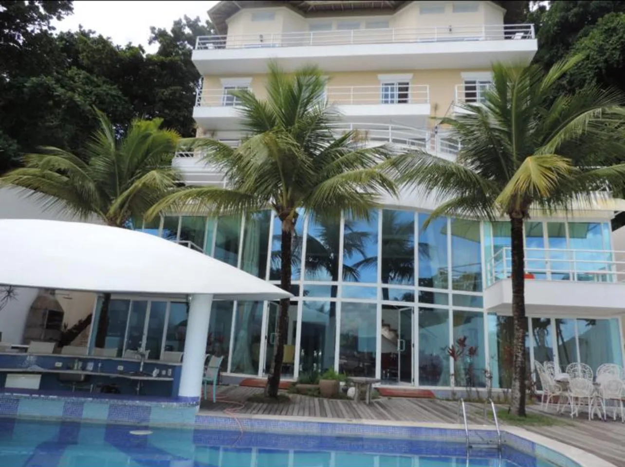 Condomínio Península: Ultra-Luxury Oceanfront Mansion in Guarujá