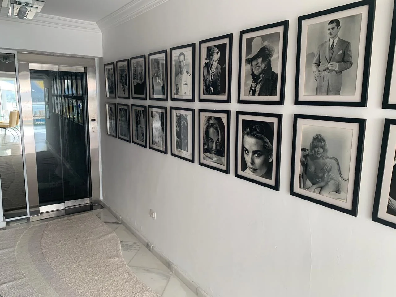 Condomínio Península: Ultra-Luxury Oceanfront Mansion in Guarujá