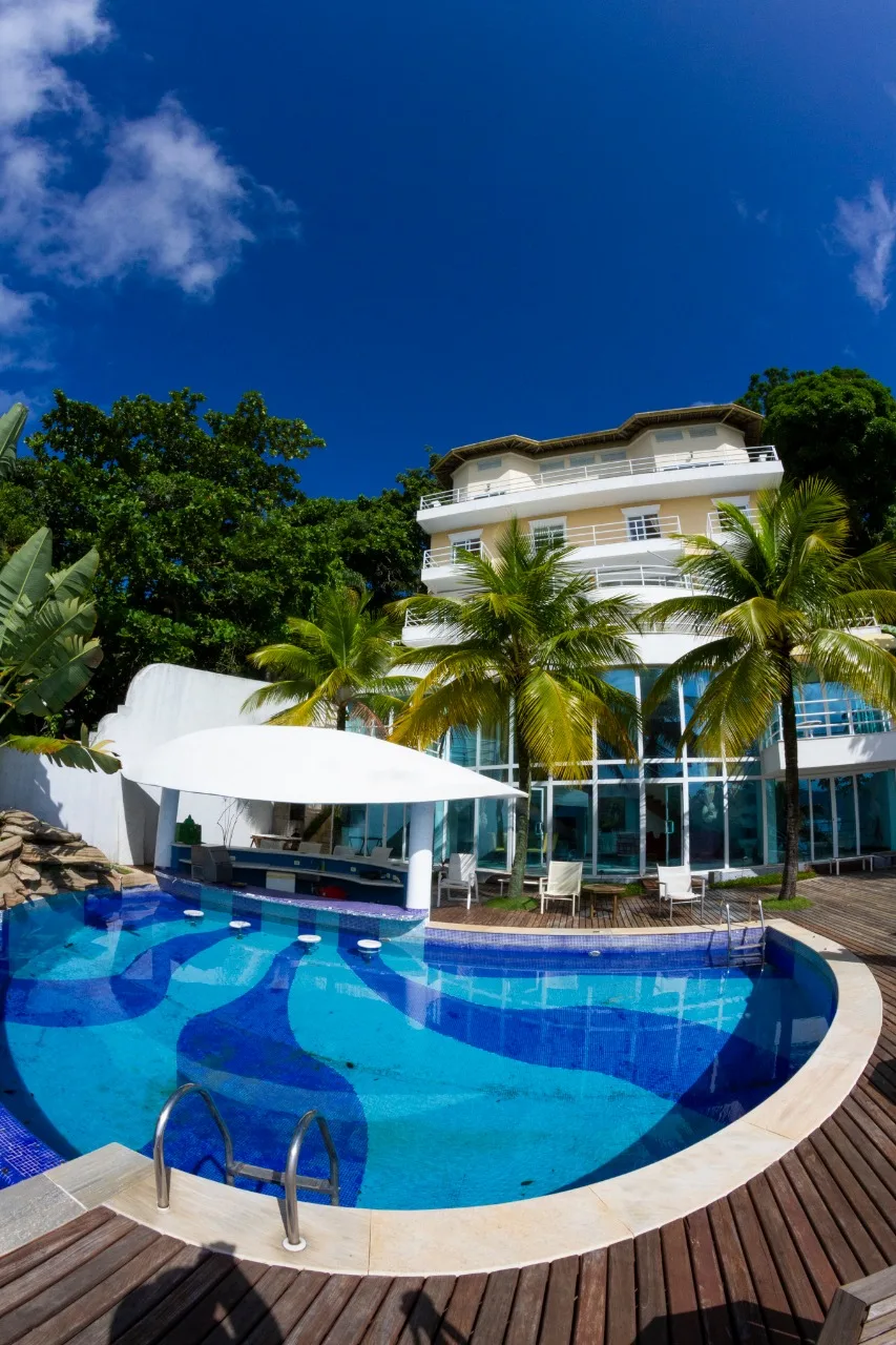 Condomínio Península: Ultra-Luxury Oceanfront Mansion in Enseada