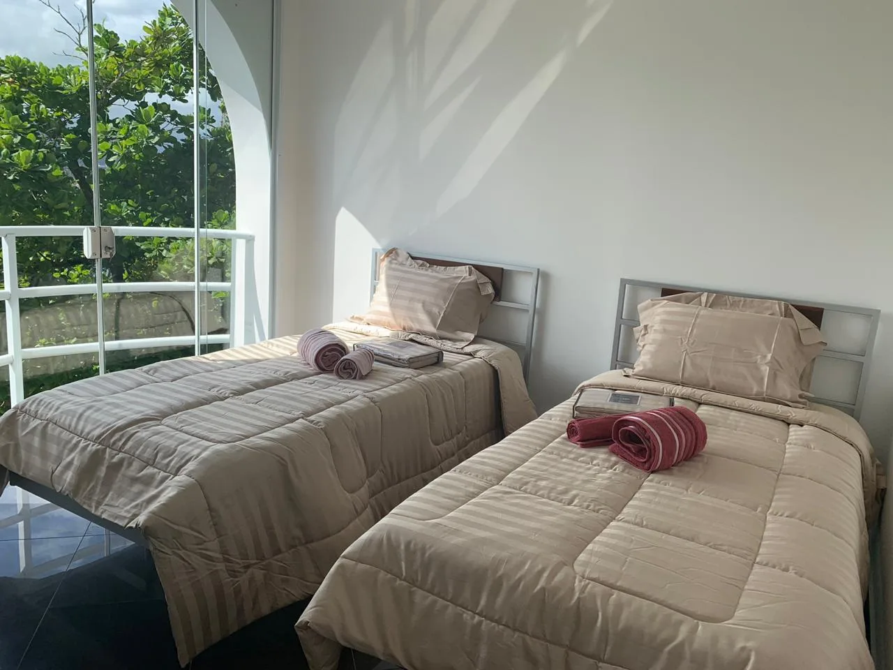 Condomínio Península: Ultra-Luxury Oceanfront Mansion in Enseada