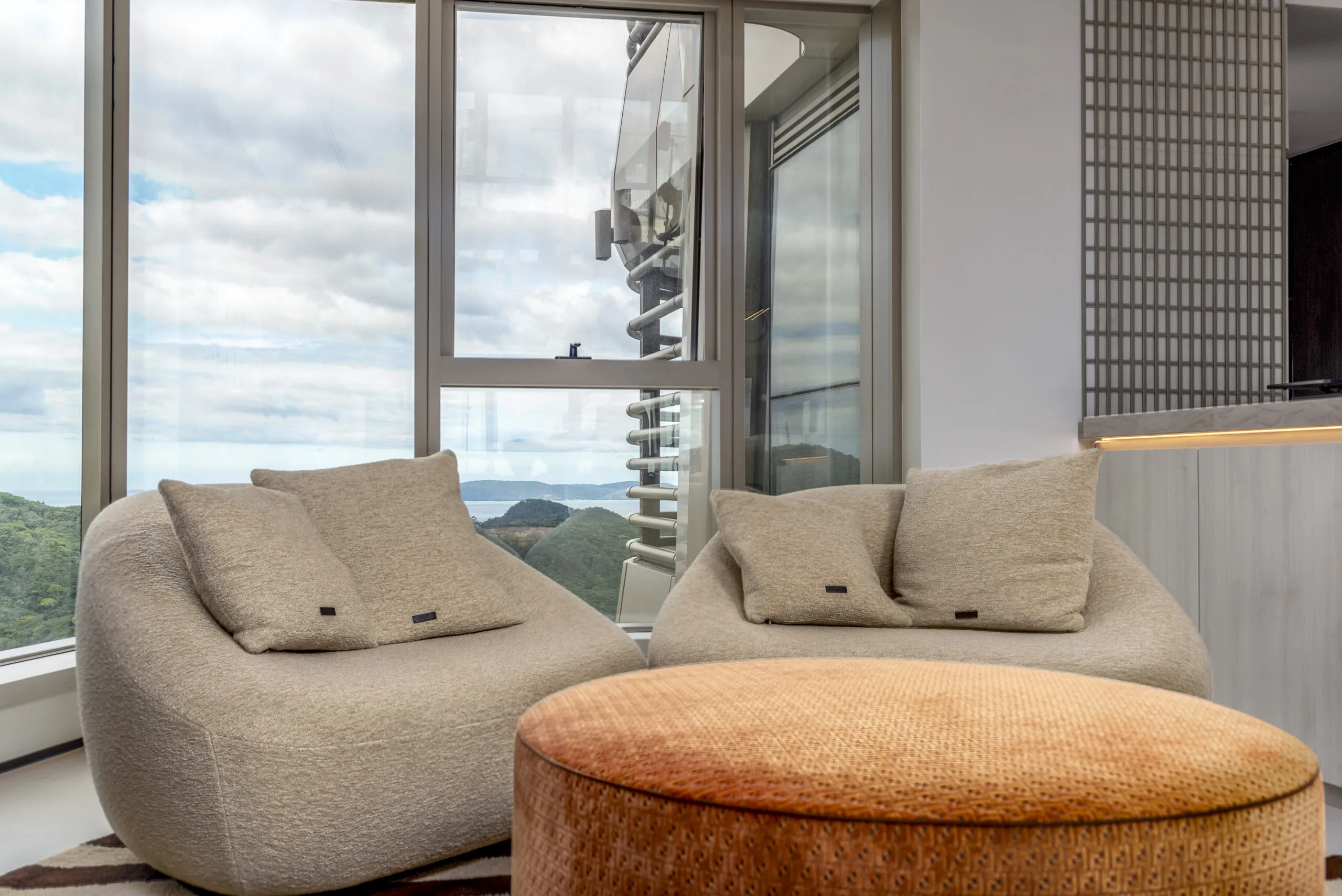 Yachthouse by Pininfarina: Luxury Penthouse in Barra Sul