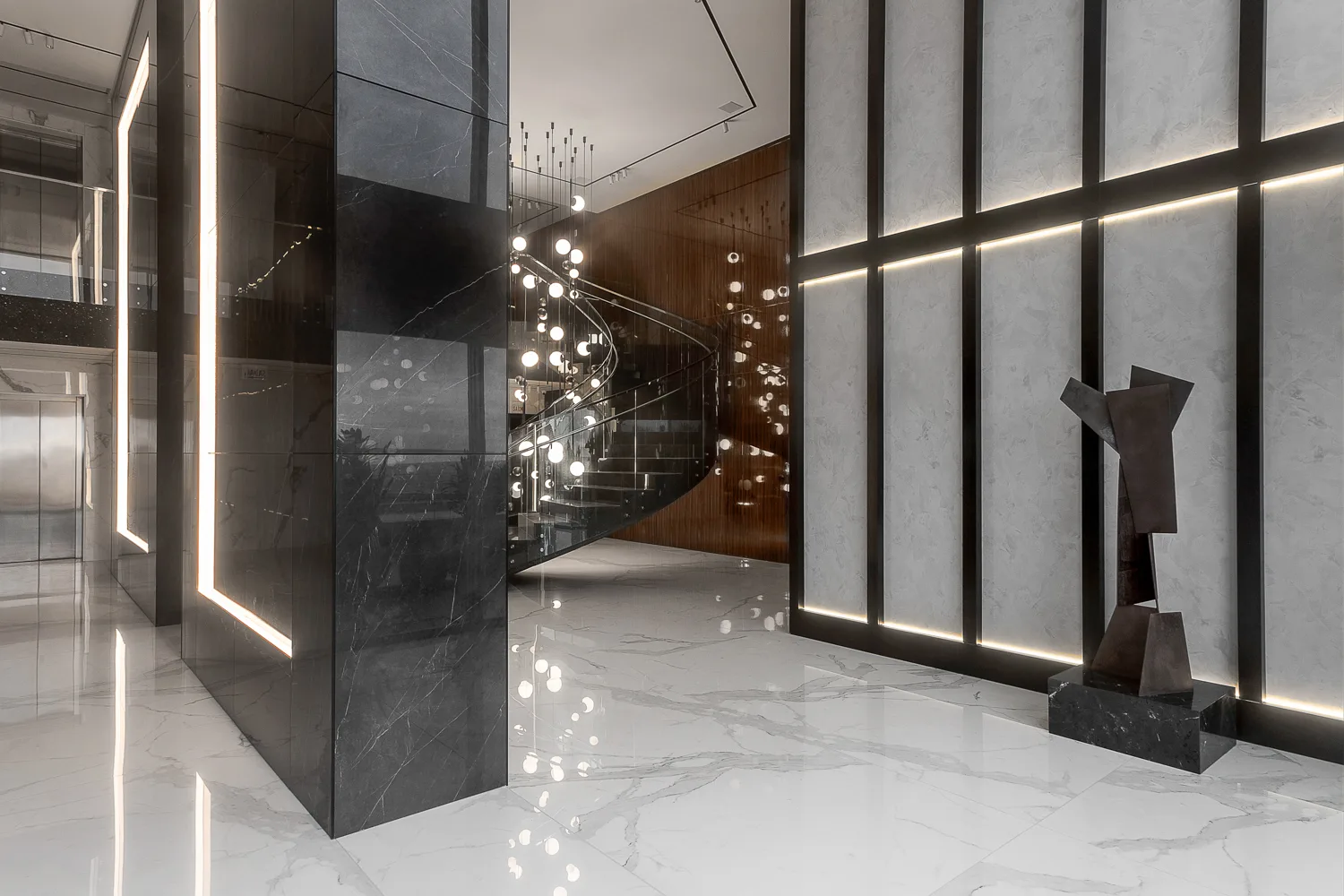 Splendido by Cechinel: Ultra-Luxury Oceanfront Residence in Centro