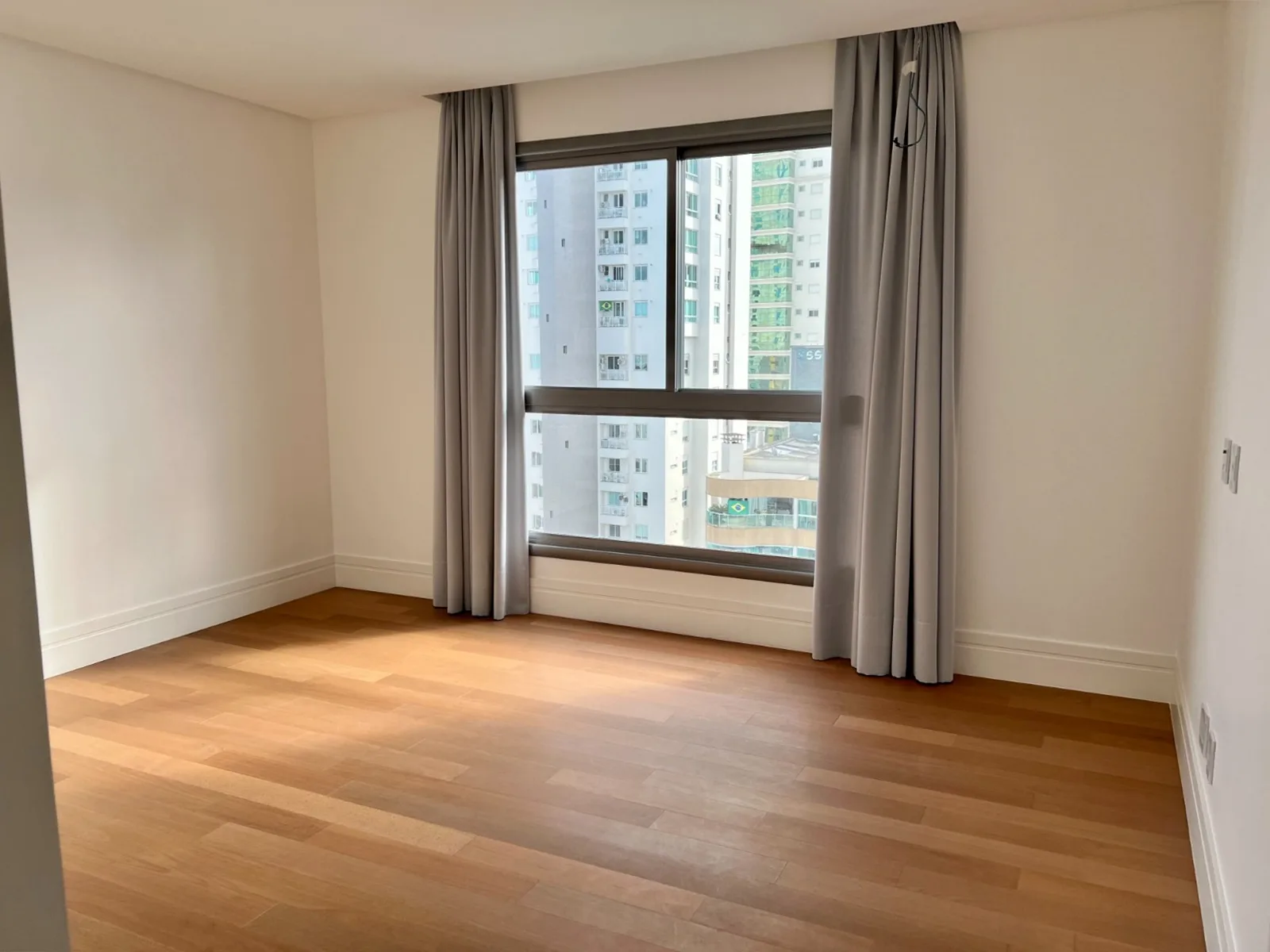 Splendido by Cechinel: Ultra-Luxury Oceanfront Residence in Centro