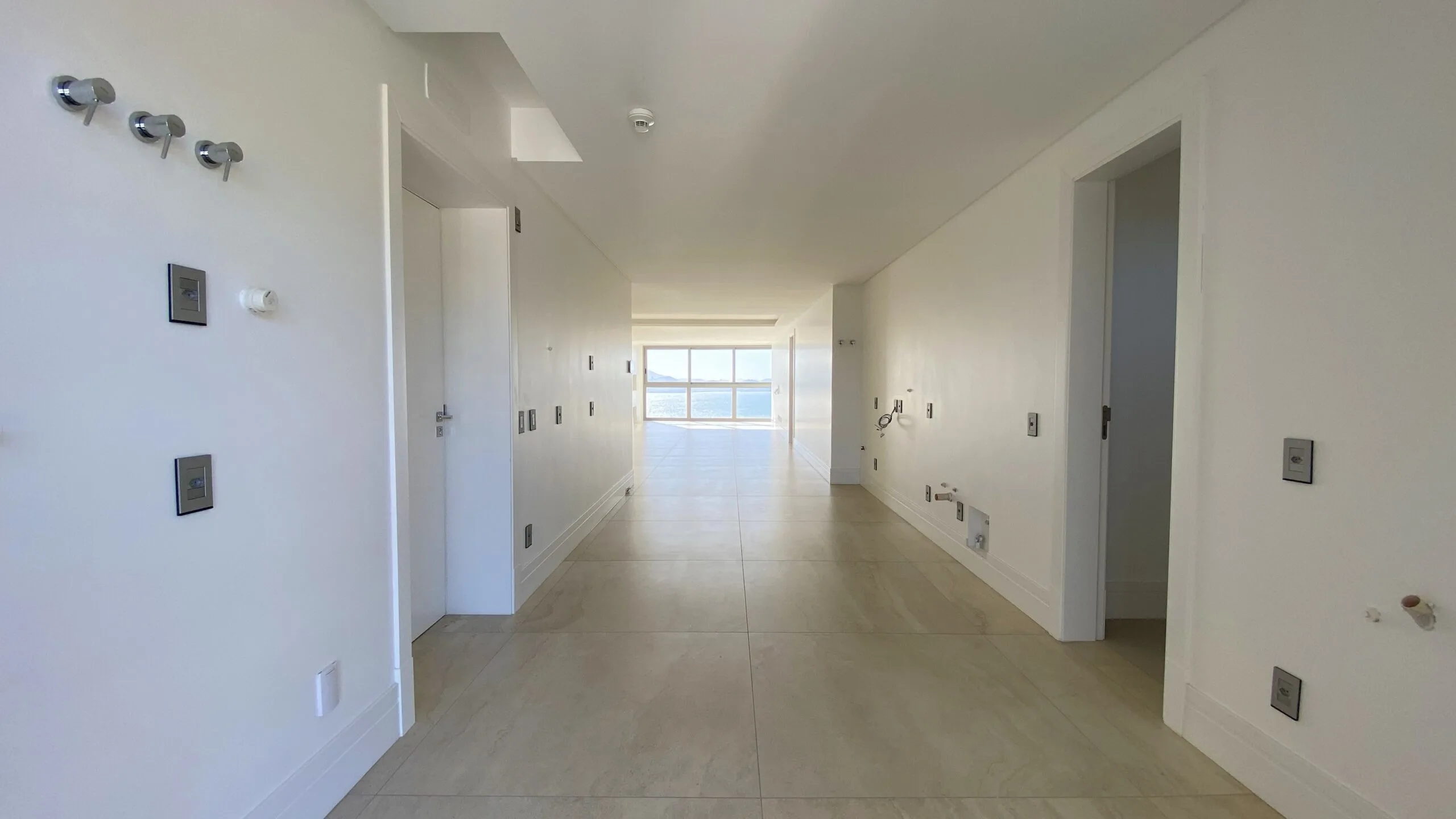 Pharos by Cechinel: Ultra-Luxury Oceanfront House in Avenida Atlântica