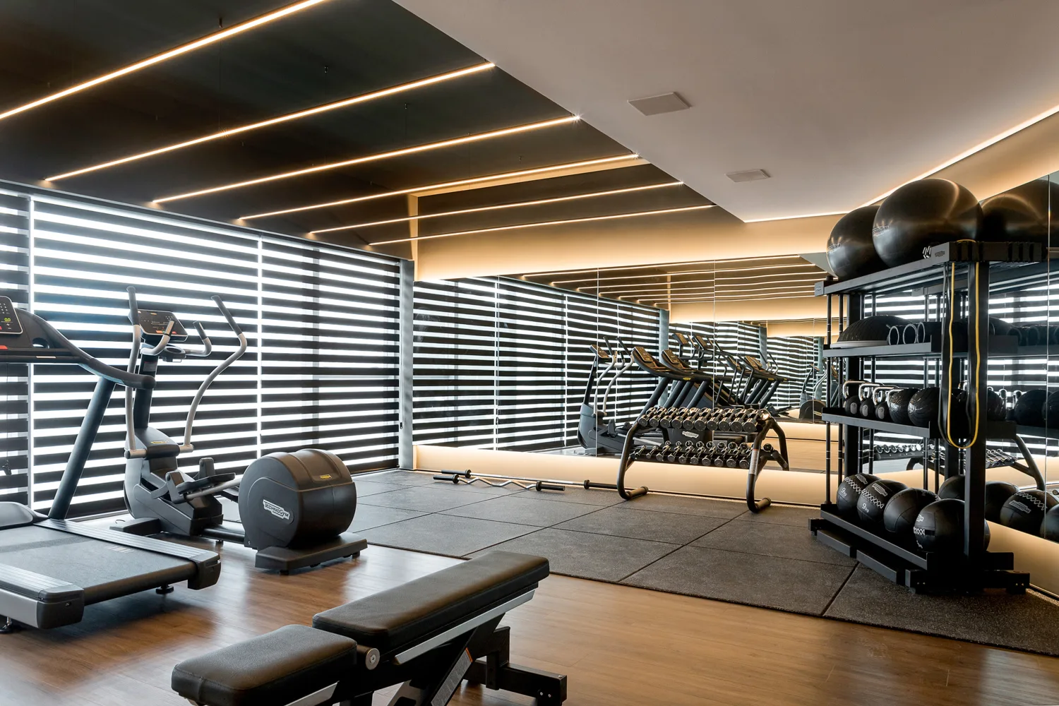 Splendido by Cechinel: Ultra-Luxury Oceanfront Residence in Centro